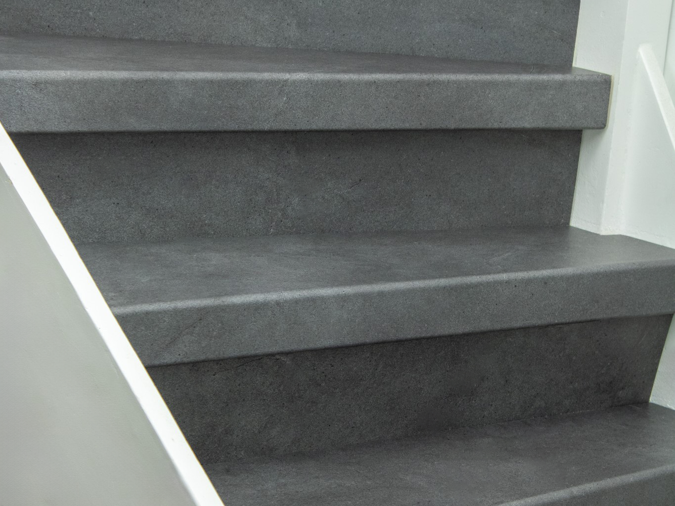 Ekofloors - Graniet 140 cm - PVC Traprenovatie (2 treden per paneel)